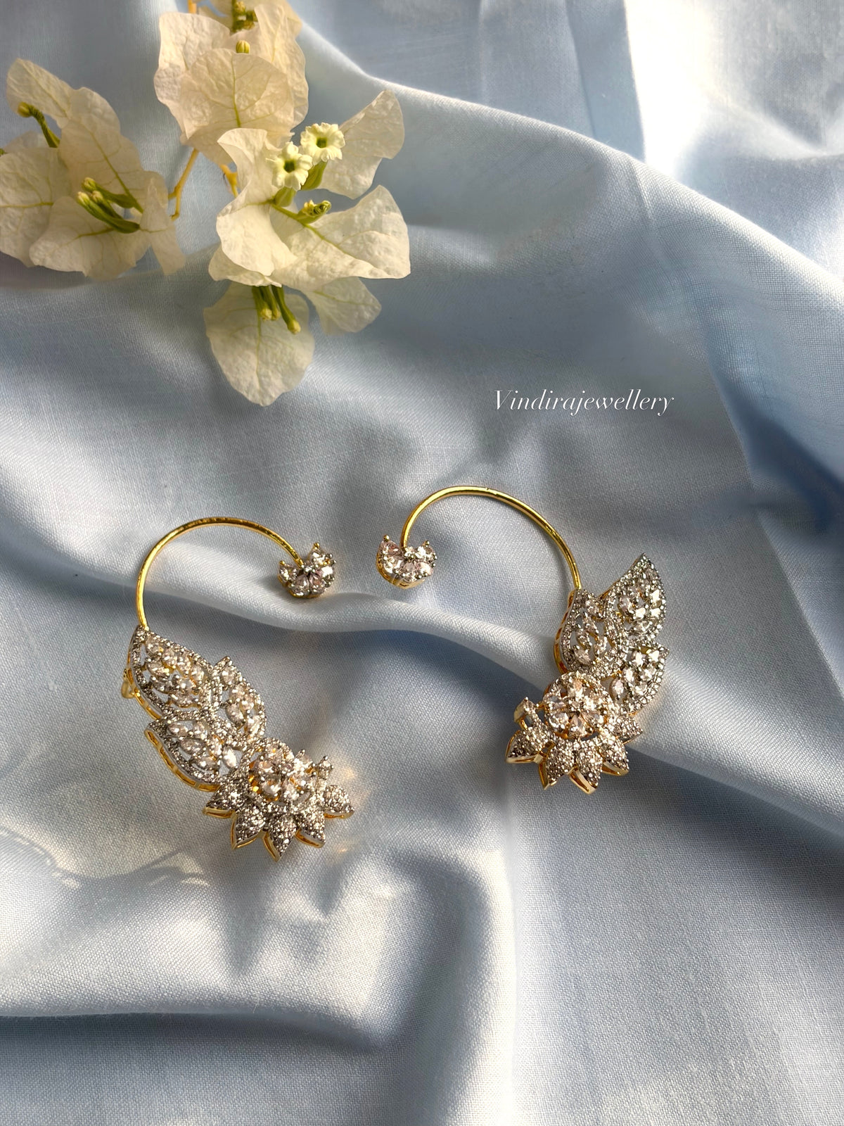 White stoned ear-cuff