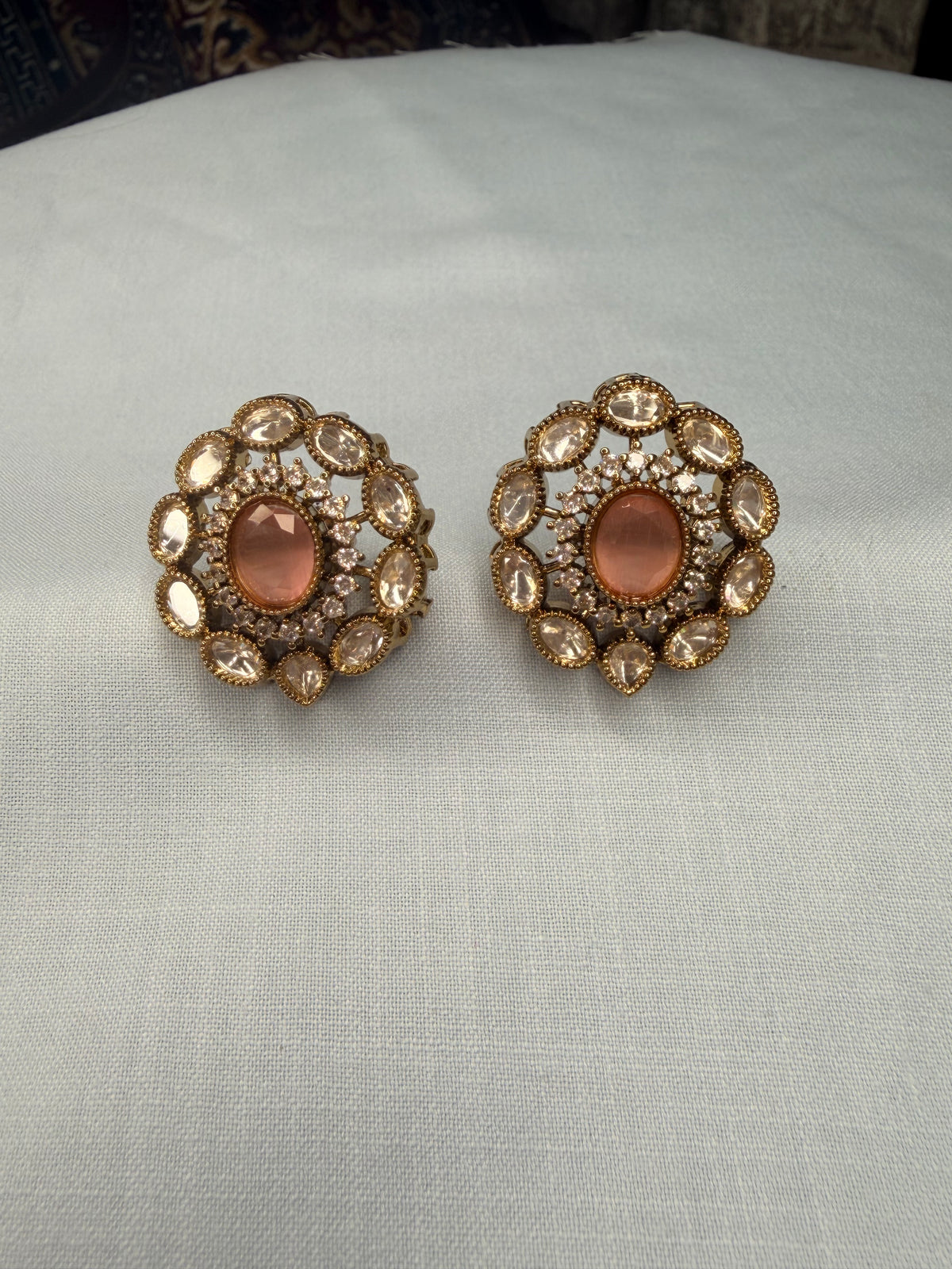 Kundan stud earrings