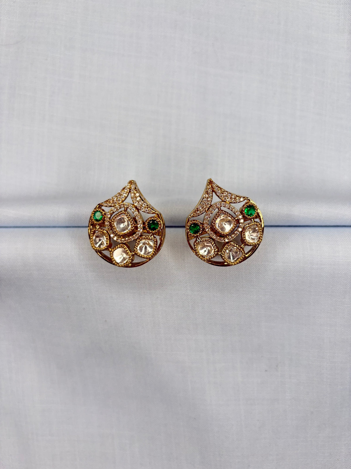 Kundan stud earrings