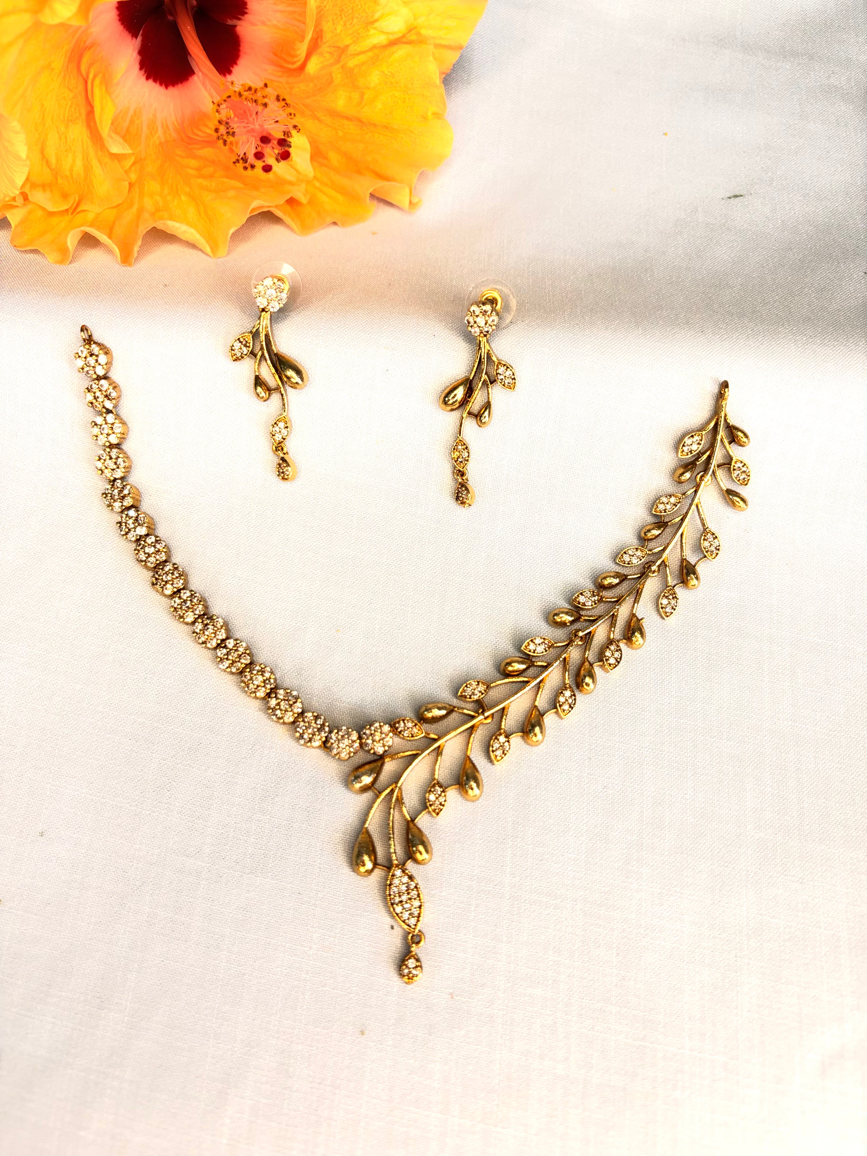 Designer Stone Gold Necklace Set